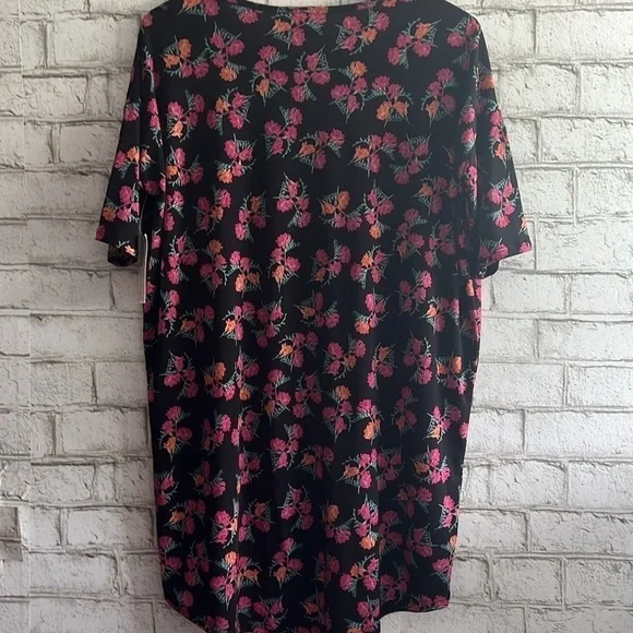 NEW! Short Sleeve Oversized Floral LuLaRoe Irma size XS - Picture 2 of 7